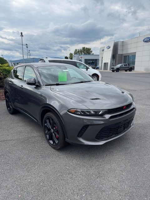 2024 Dodge Hornet R/T photo 2
