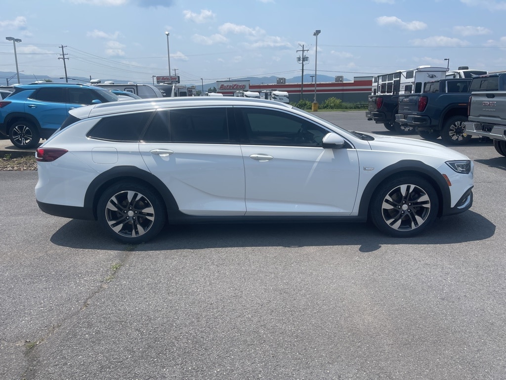 Used 2018 Buick Regal TourX Essence with VIN W04GV8SX4J1087898 for sale in Moorefield, WV