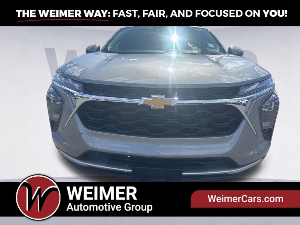 Used 2025 Chevrolet Trax LT SUV