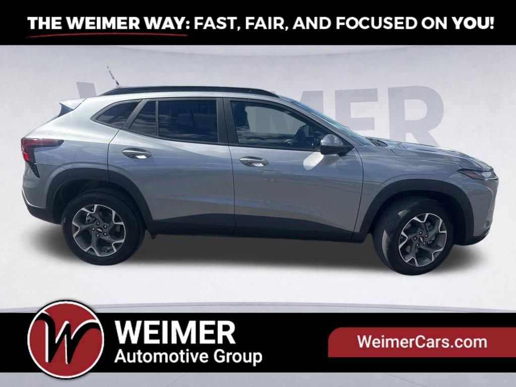 Used 2025 Chevrolet Trax LT SUV