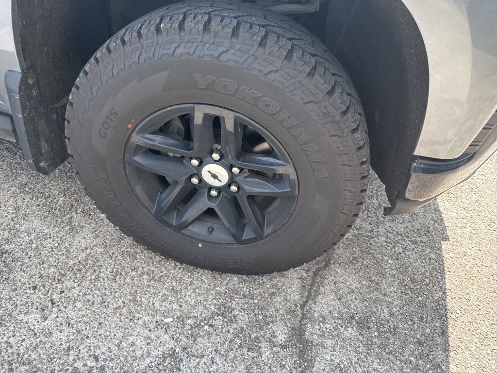 2021 Chevrolet Silverado 1500 LT Trail Boss photo 2