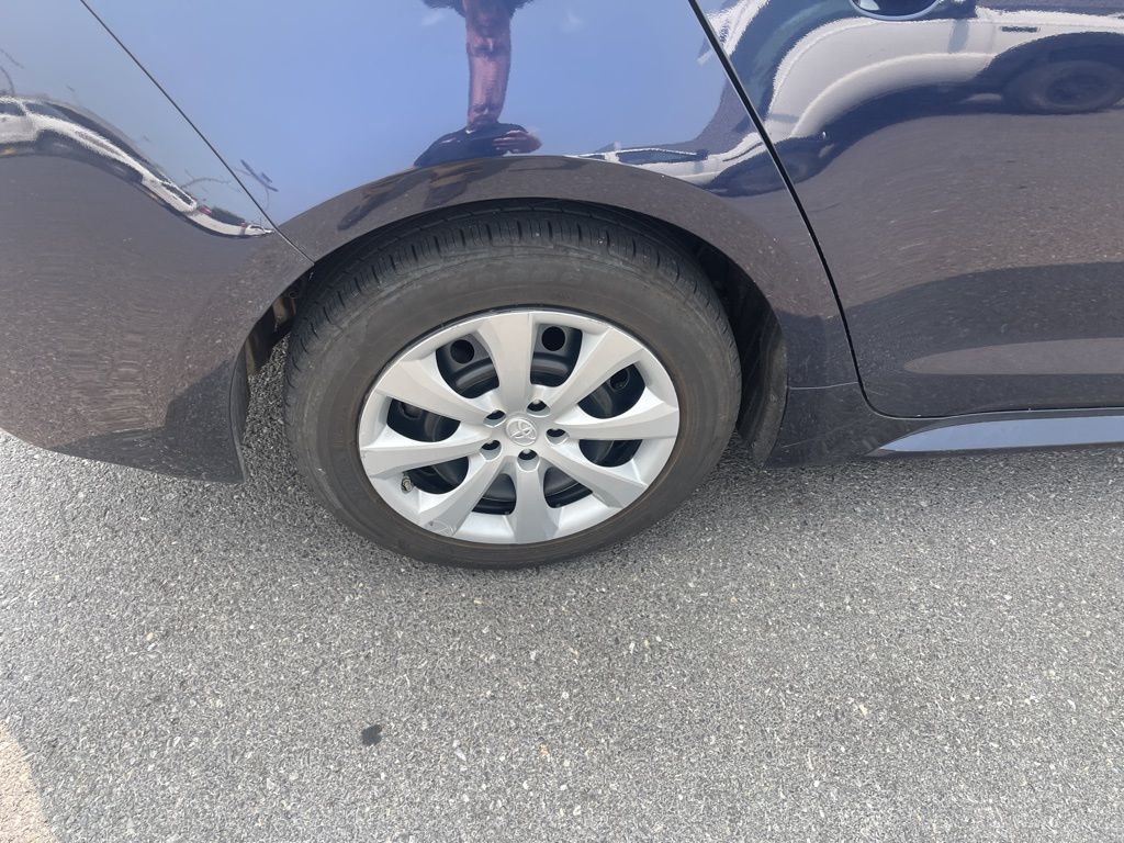 2022 Toyota Corolla LE photo 4