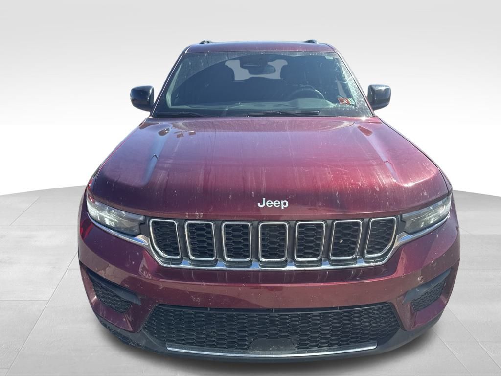 2025 Jeep Grand Cherokee Laredo photo 2