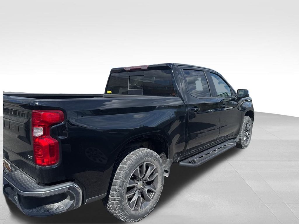 2019 Chevrolet Silverado 1500 LT photo 3