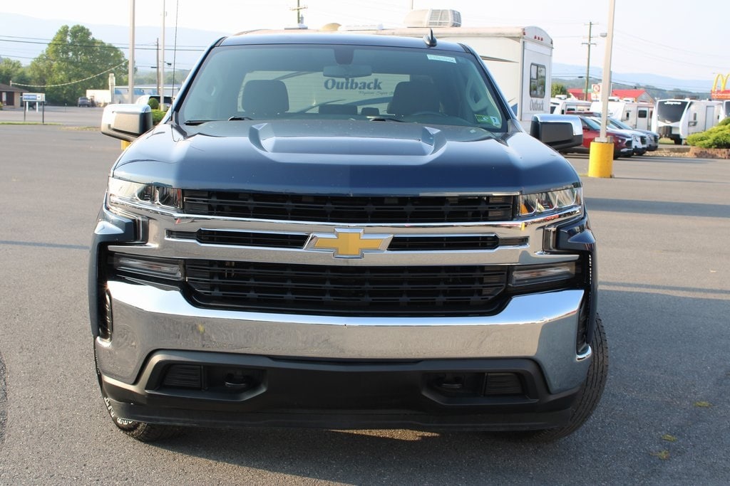 Used 2022 Chevrolet Silverado 1500 Limited LT with VIN 1GCUYDED4NZ104247 for sale in Moorefield, WV