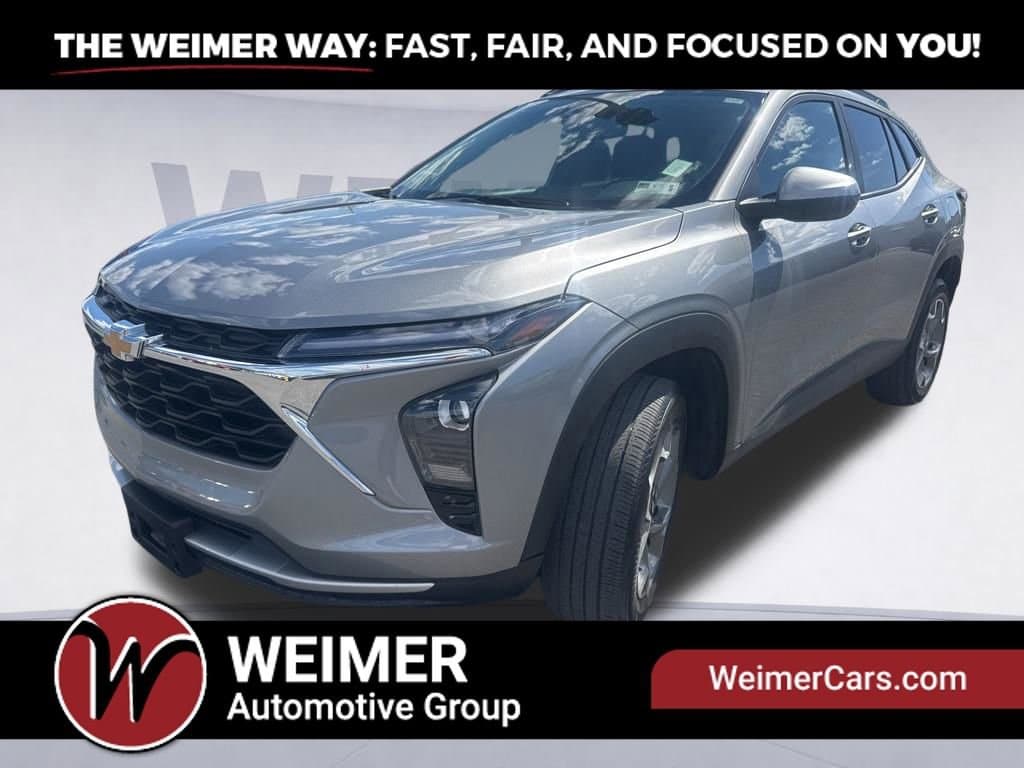 Used 2025 Chevrolet Trax LT SUV