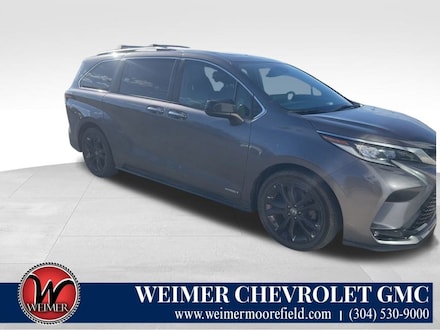 2021 Toyota Sienna XSE 7 Passenger Van