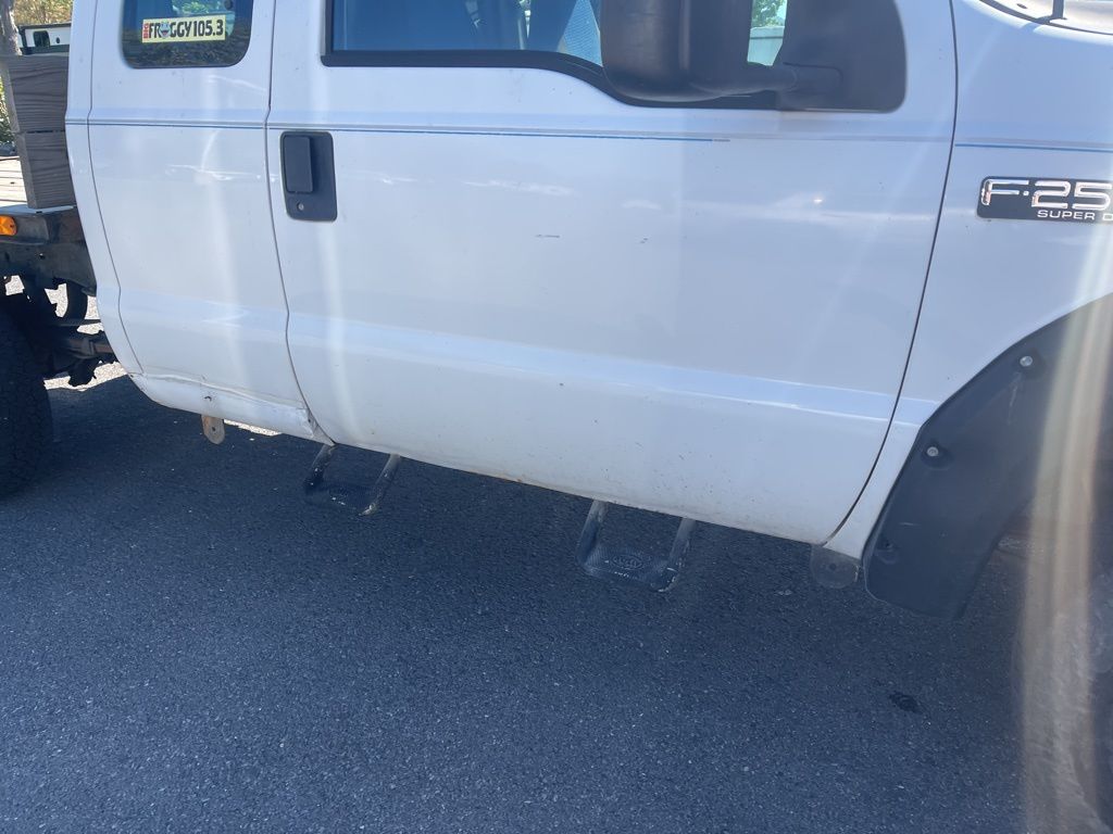 2002 Ford F-250 XL photo 2