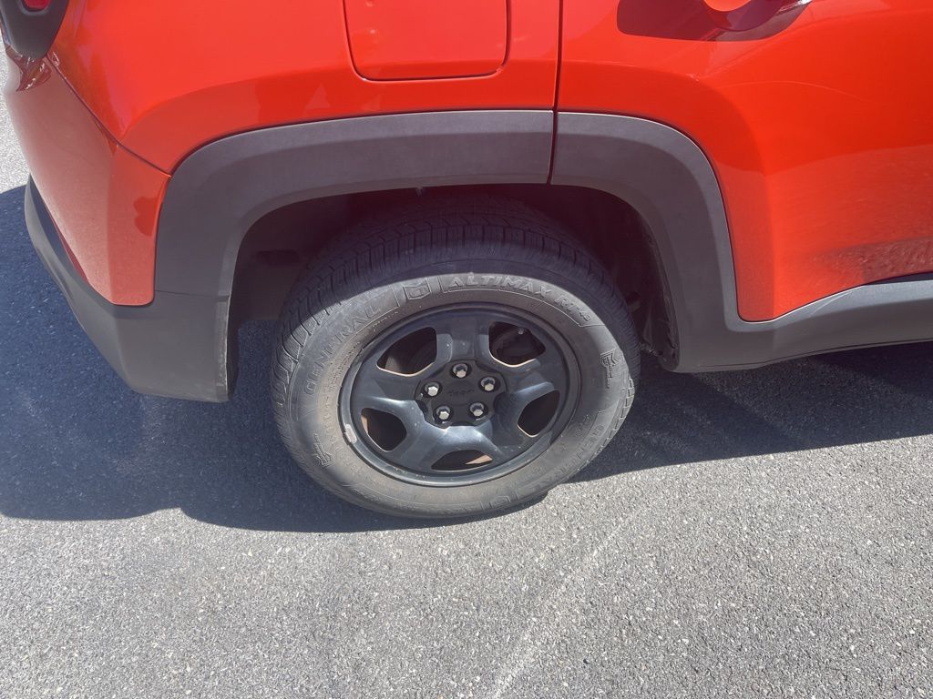 2016 Jeep Renegade Sport photo 4