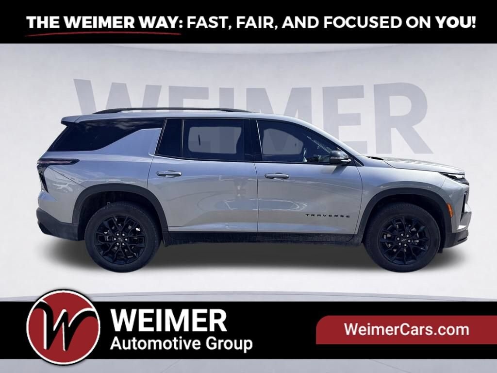 Used 2026 Chevrolet Traverse LT SUV