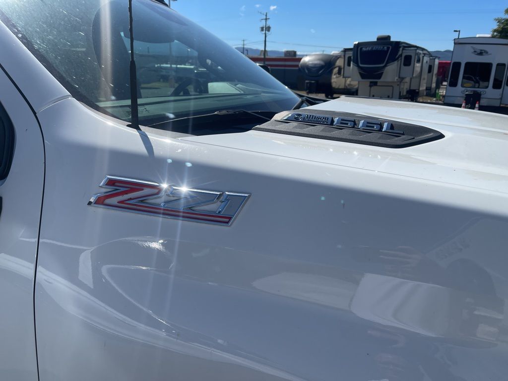 2024 Chevrolet Silverado 2500HD LT photo 3