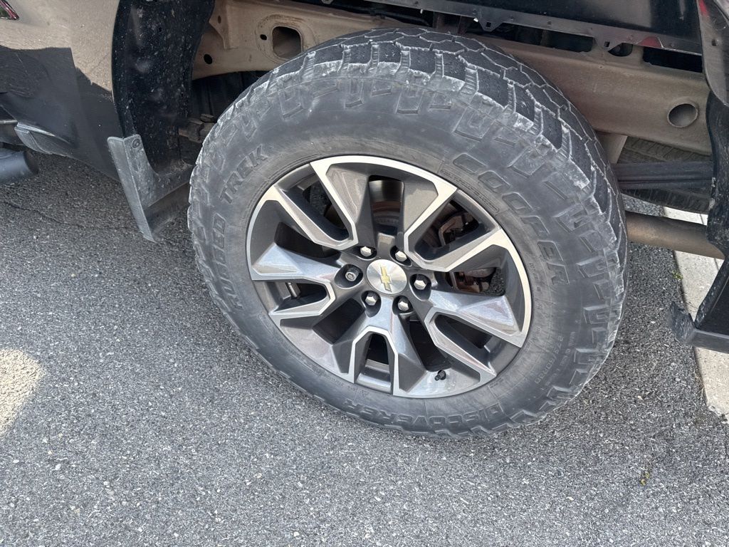 2019 Chevrolet Silverado 1500 LT photo 4