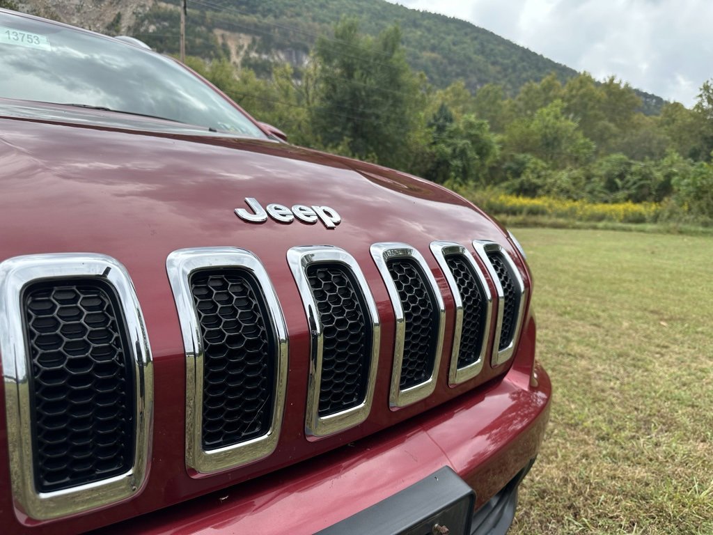 2017 Jeep Cherokee Latitude photo 2
