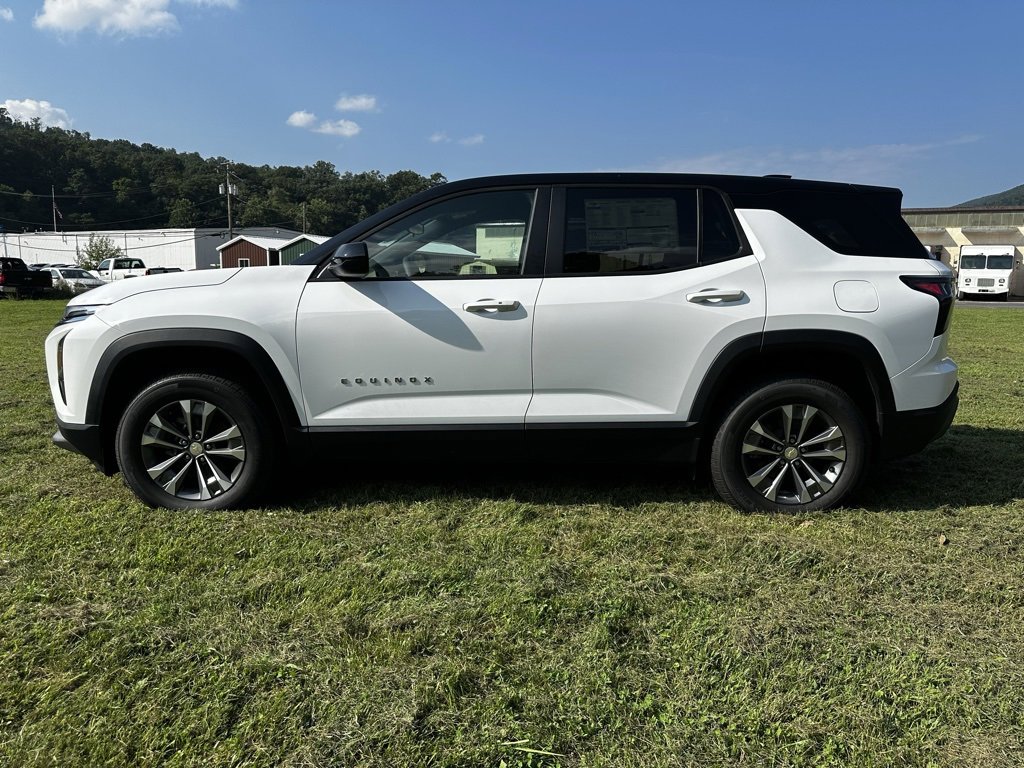 2026 Chevrolet Equinox LT photo 4