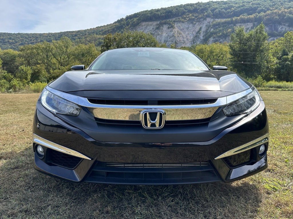 2017 Honda Civic Touring photo 2