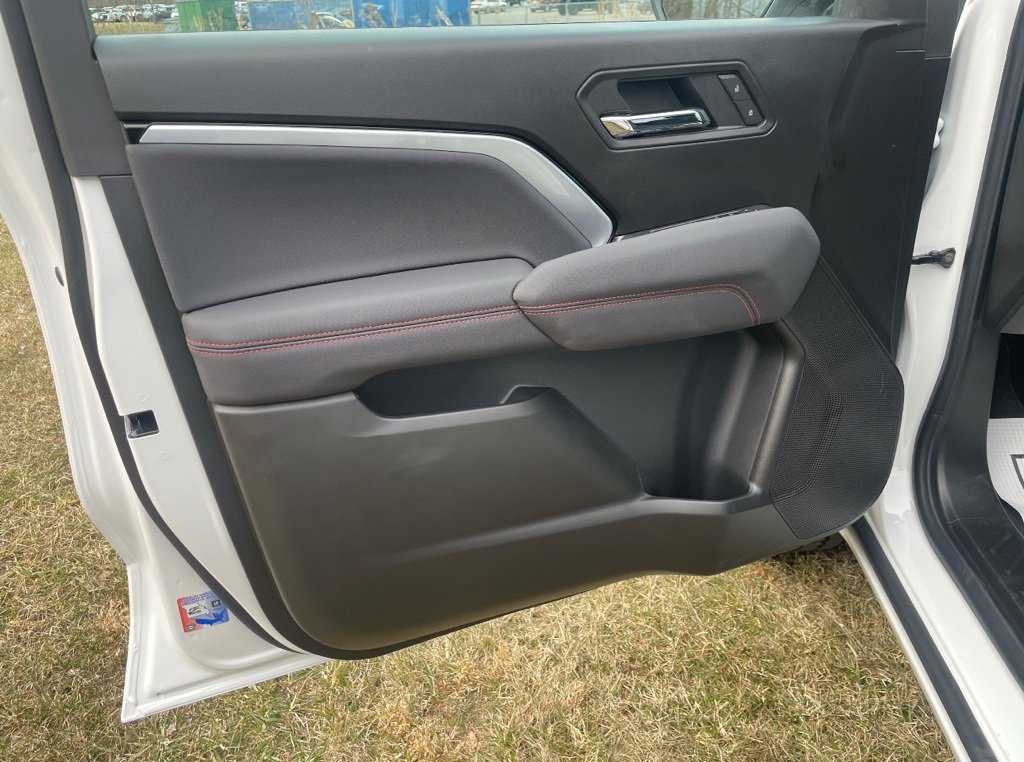 2025 Chevrolet Colorado Z71 photo 4