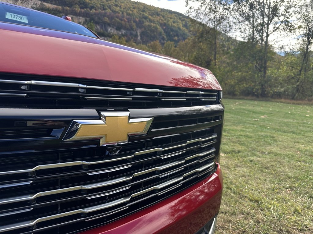 2026 Chevrolet Suburban High Country photo 3