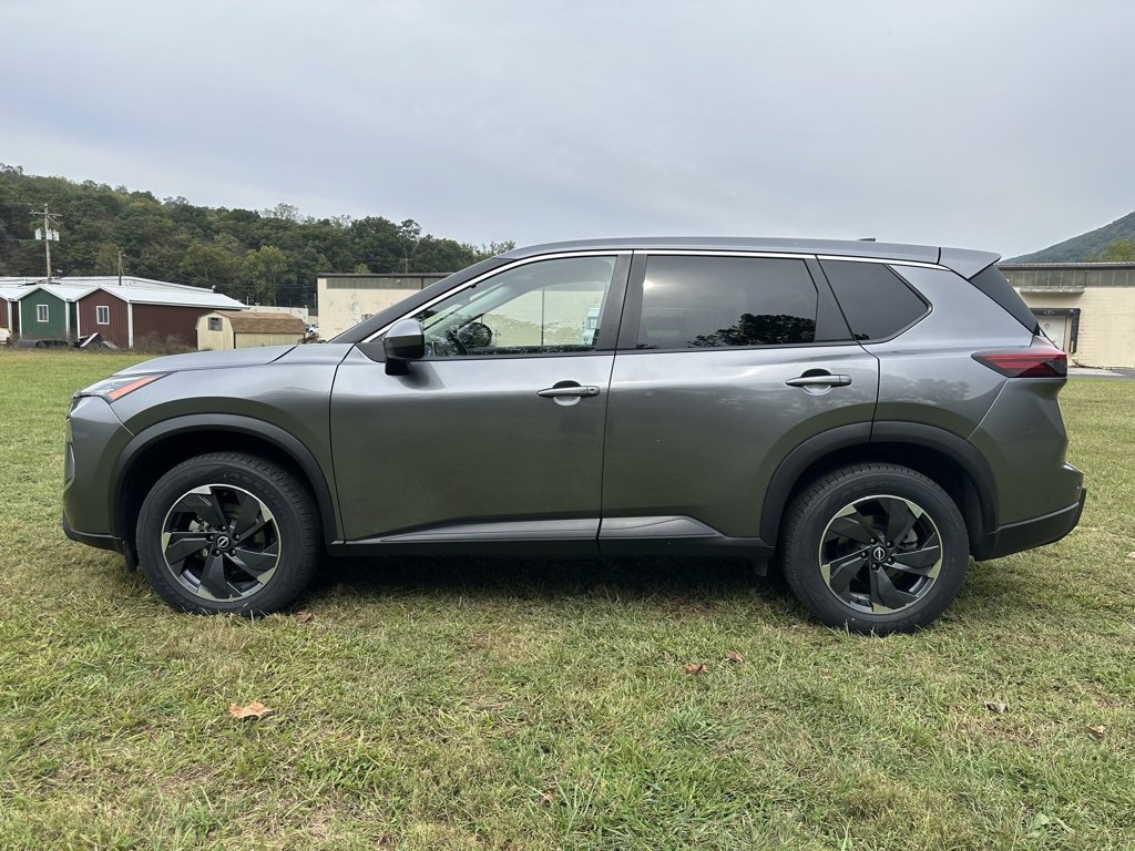 2024 Nissan Rogue SV photo 3