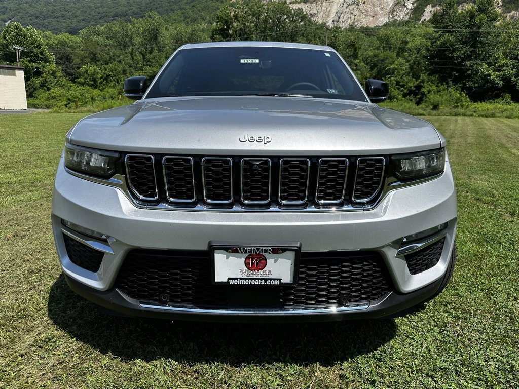 2025 Jeep Grand Cherokee Limited photo 2
