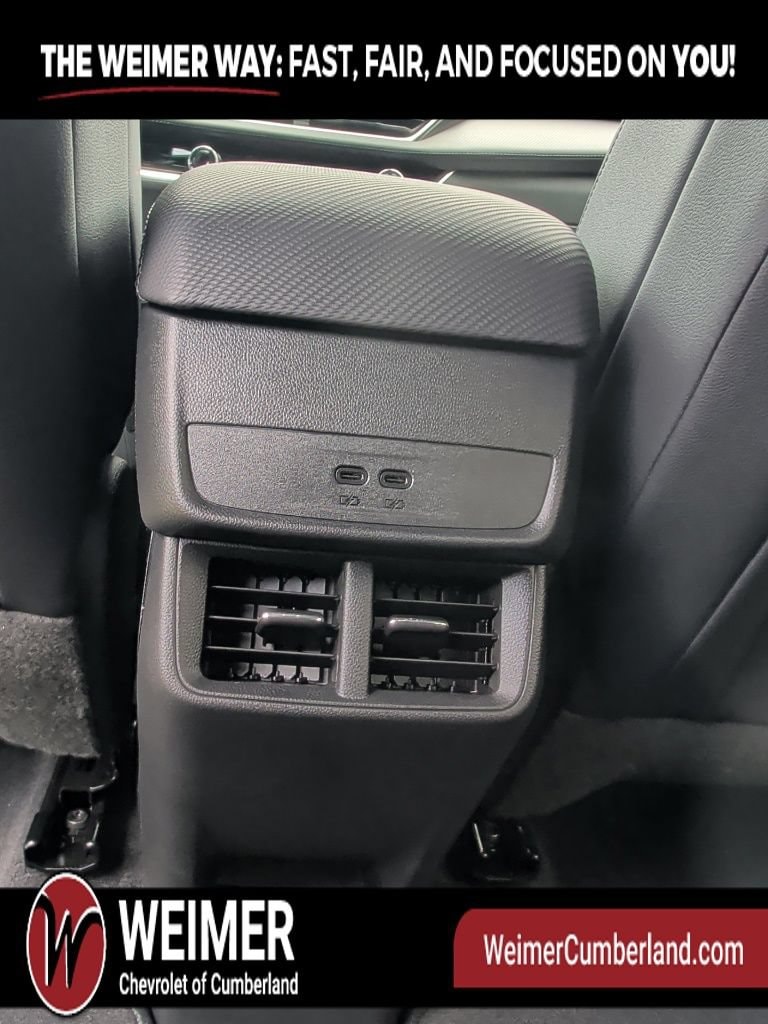 2027 Chevrolet Equinox LT - Photo 13