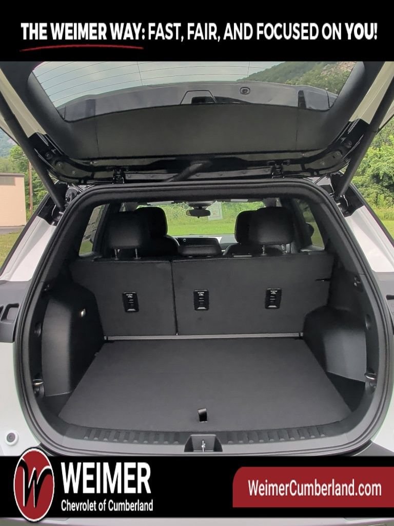 2027 Chevrolet Equinox LT - Photo 14