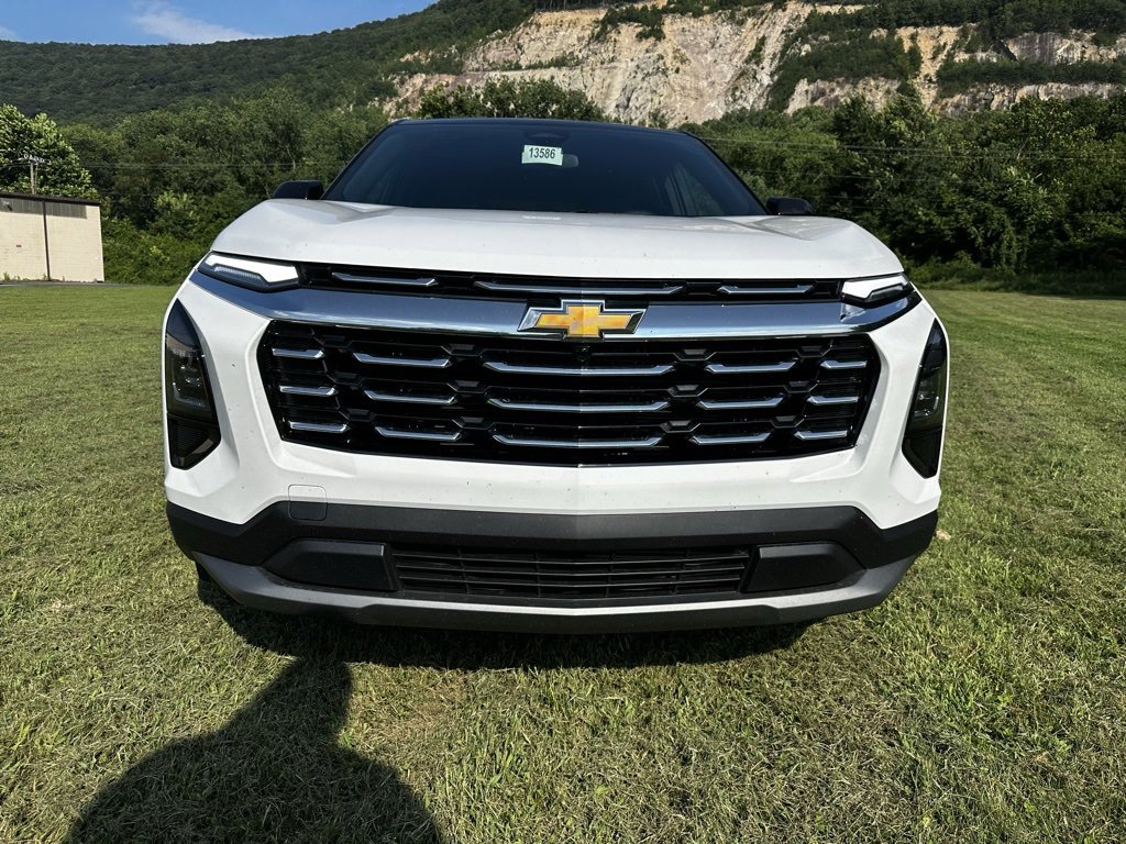 2026 Chevrolet Equinox LT photo 2