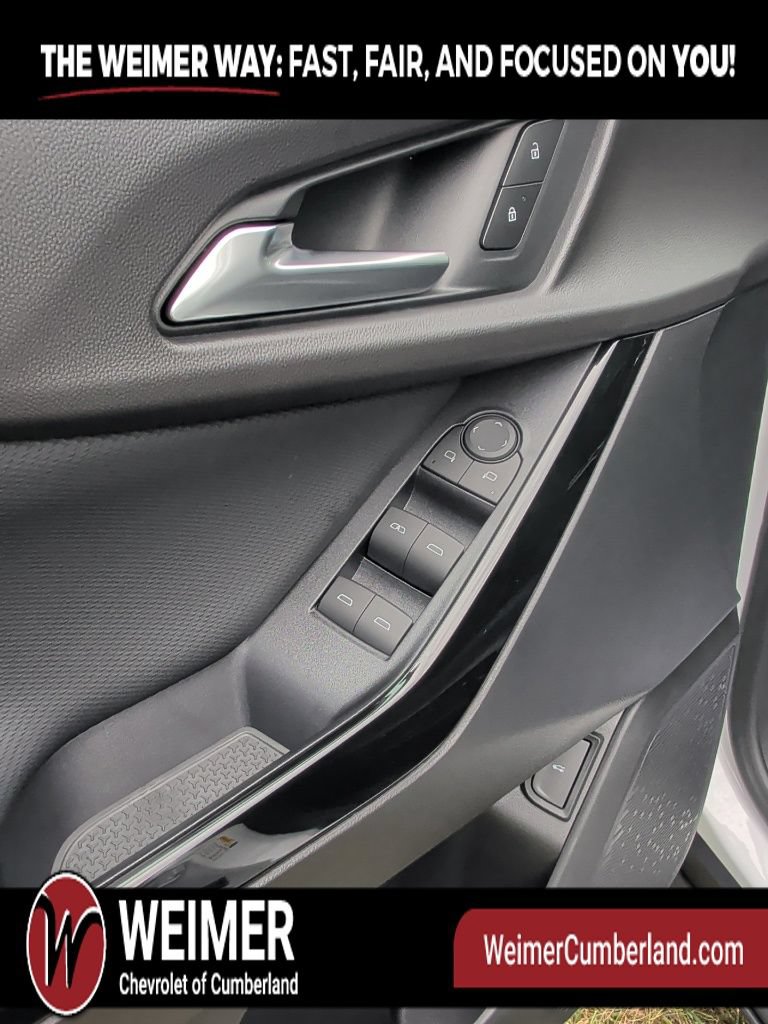 2027 Chevrolet Equinox LT - Photo 10
