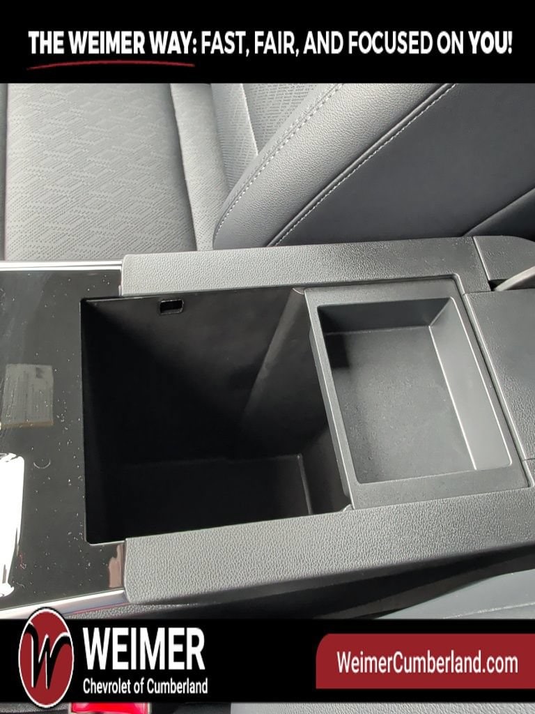 2027 Chevrolet Equinox LT - Photo 23