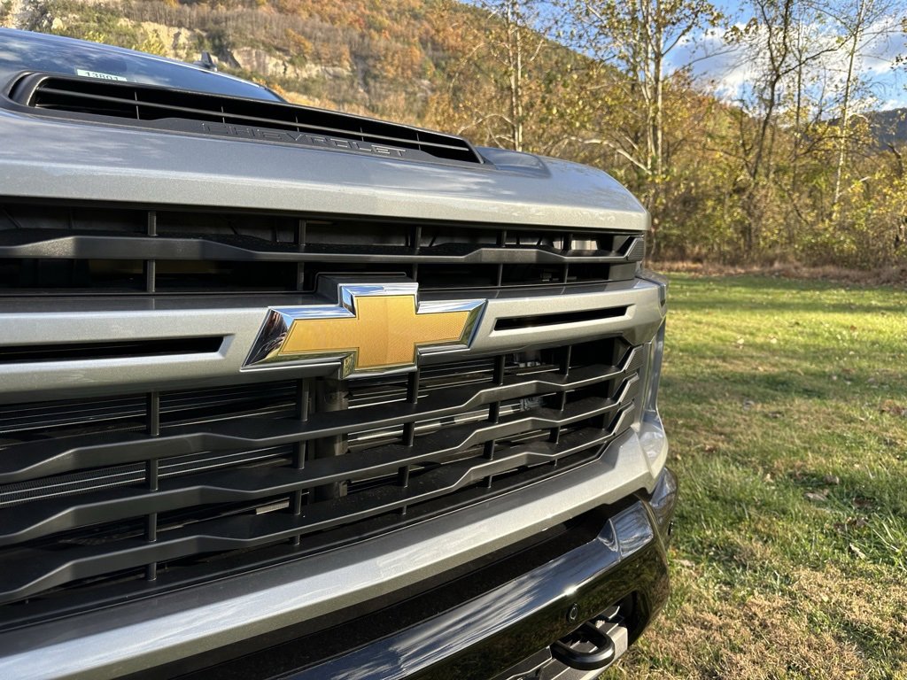 2026 Chevrolet Silverado 2500HD Custom photo 3