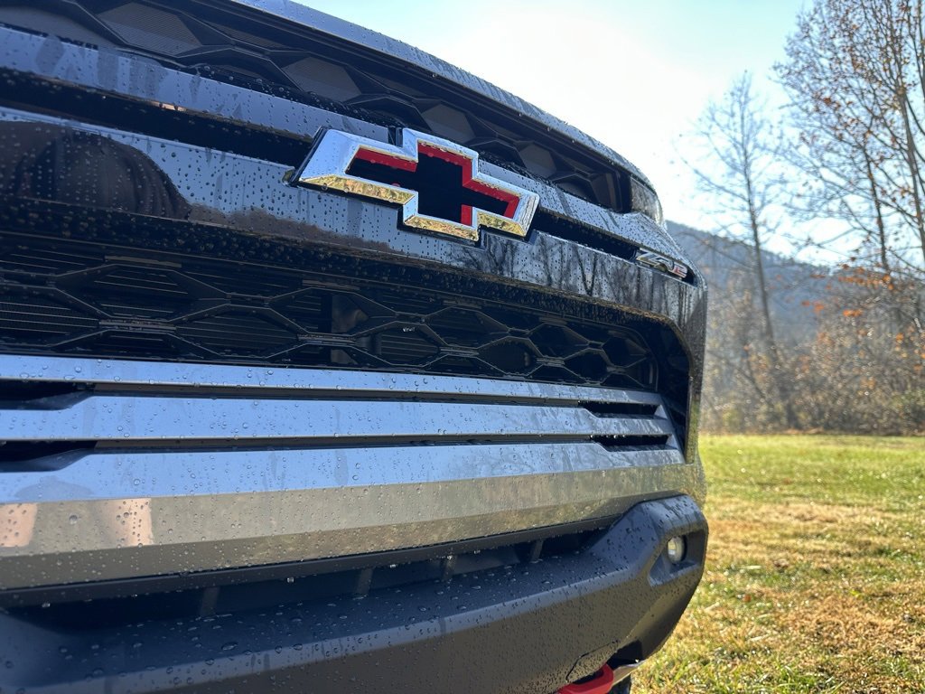 2026 Chevrolet Colorado ZR2 photo 3