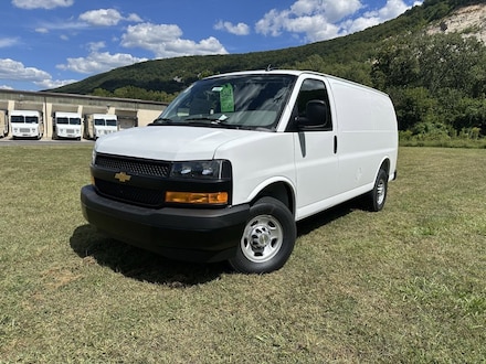 2025 Chevrolet Express Cargo 3500 WT Van