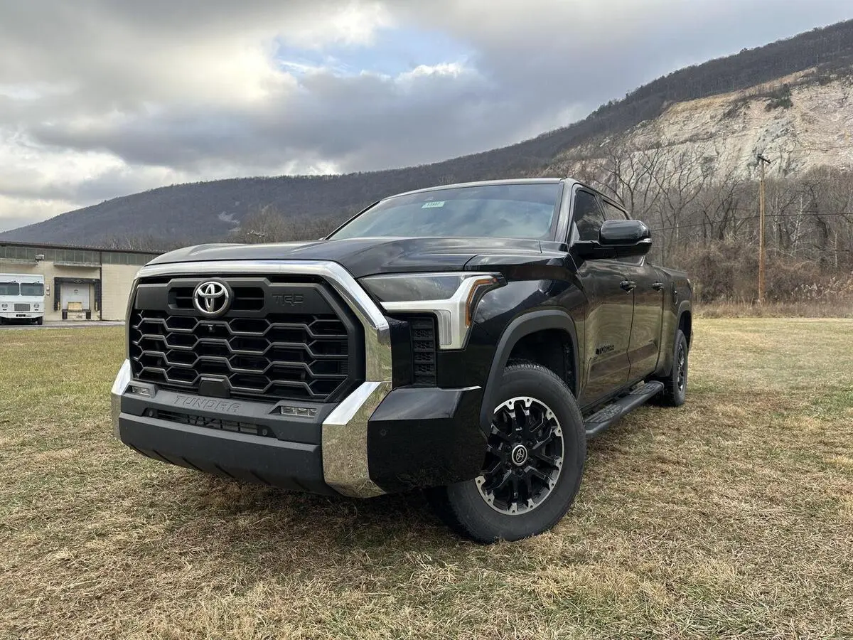 2022 Toyota Tundra SR5's photo