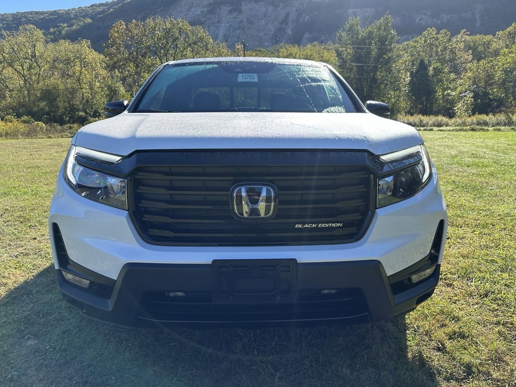 2023 Honda Ridgeline Black Edition photo 2