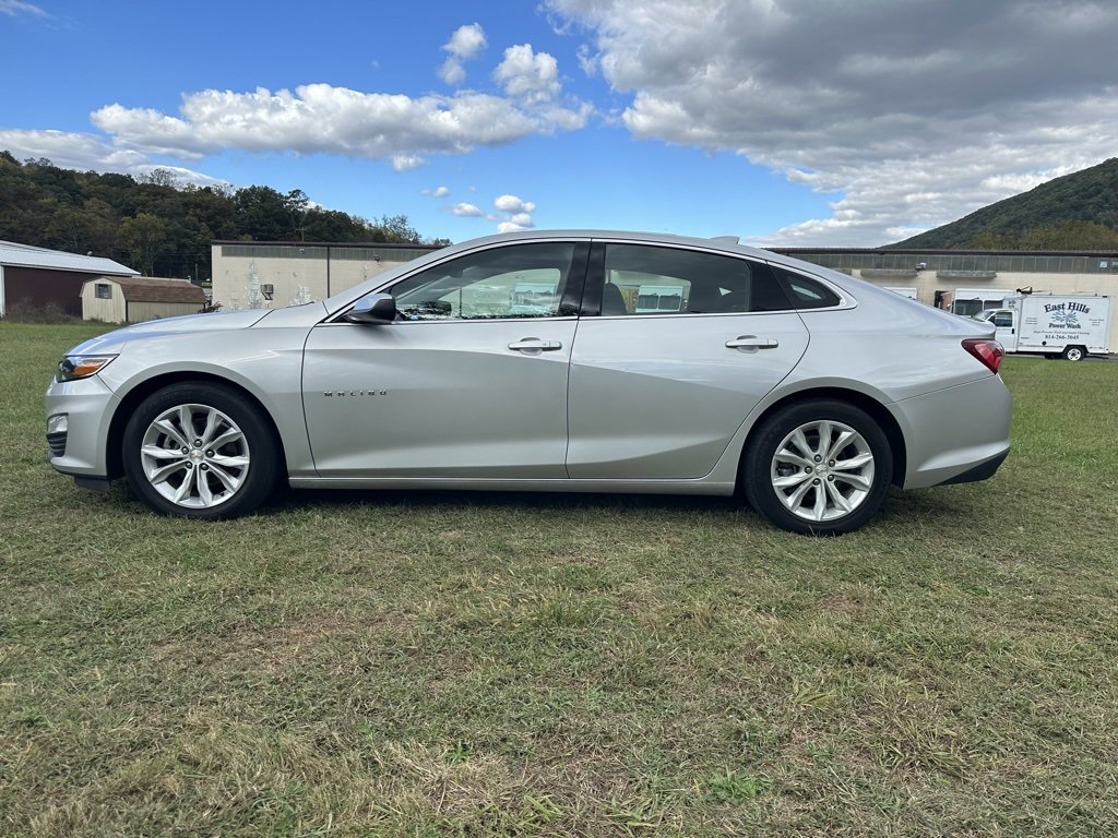 2022 Chevrolet Malibu photo 4