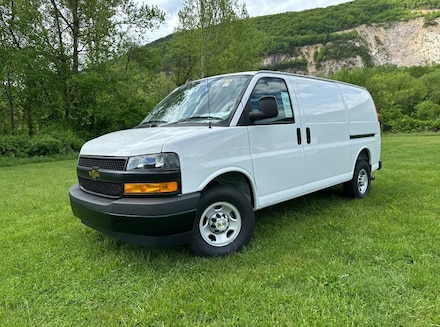 2025 Chevrolet Express Cargo 3500 WT Van
