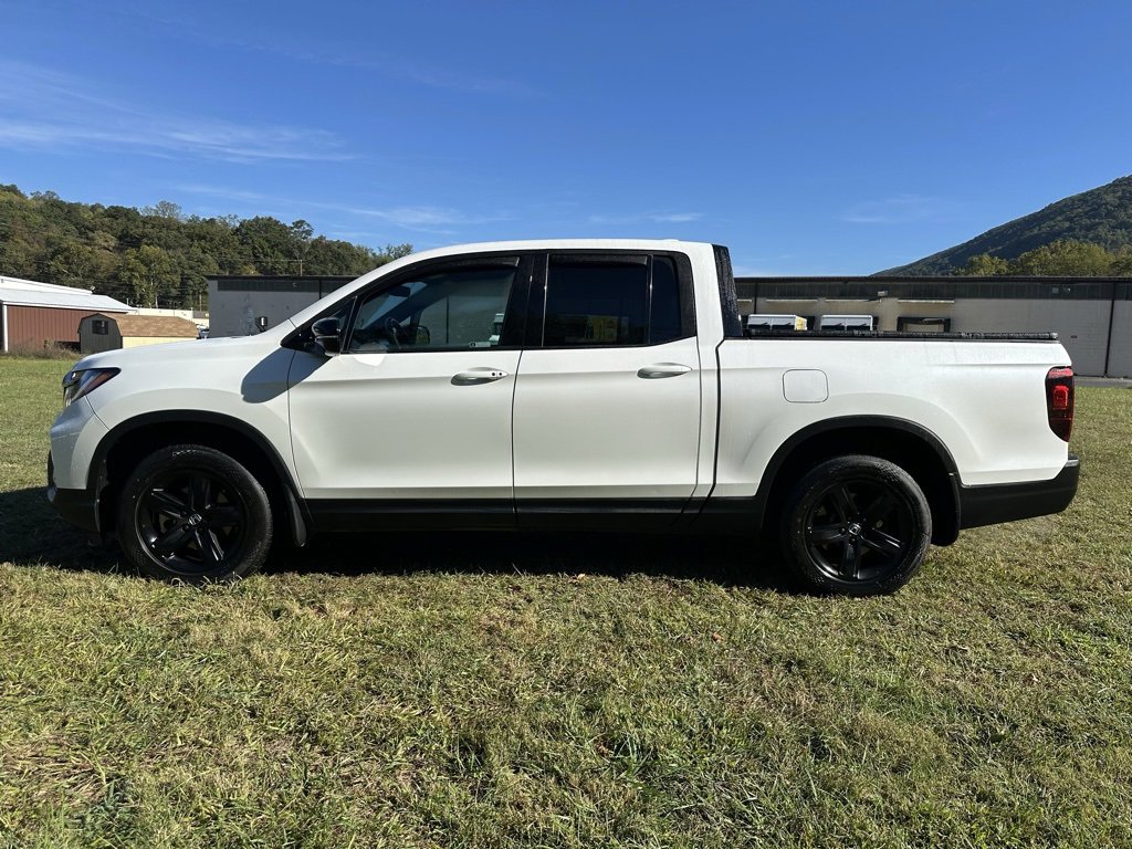 2023 Honda Ridgeline Black Edition photo 4