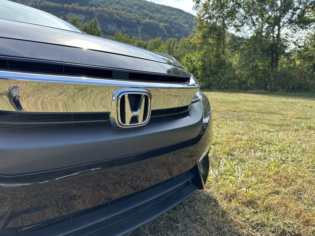 2017 Honda Civic Touring photo 3