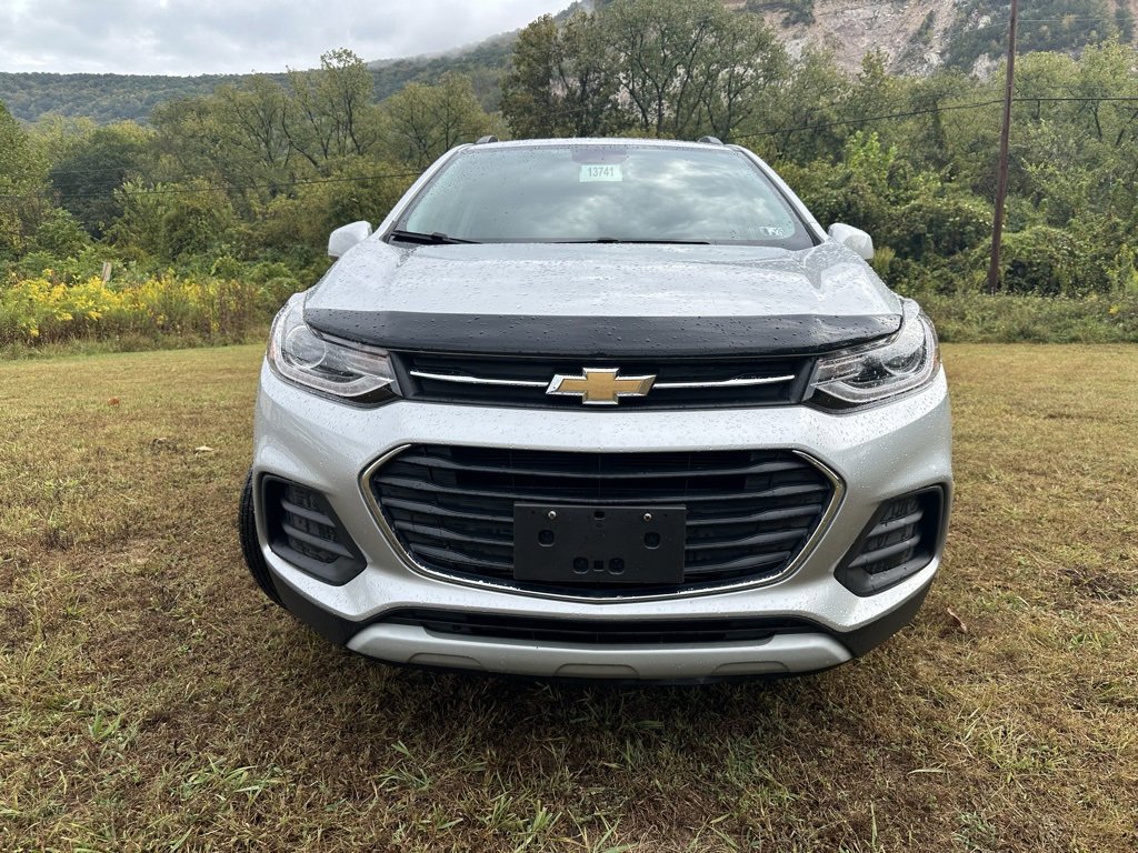 2022 Chevrolet Trax LT photo 2