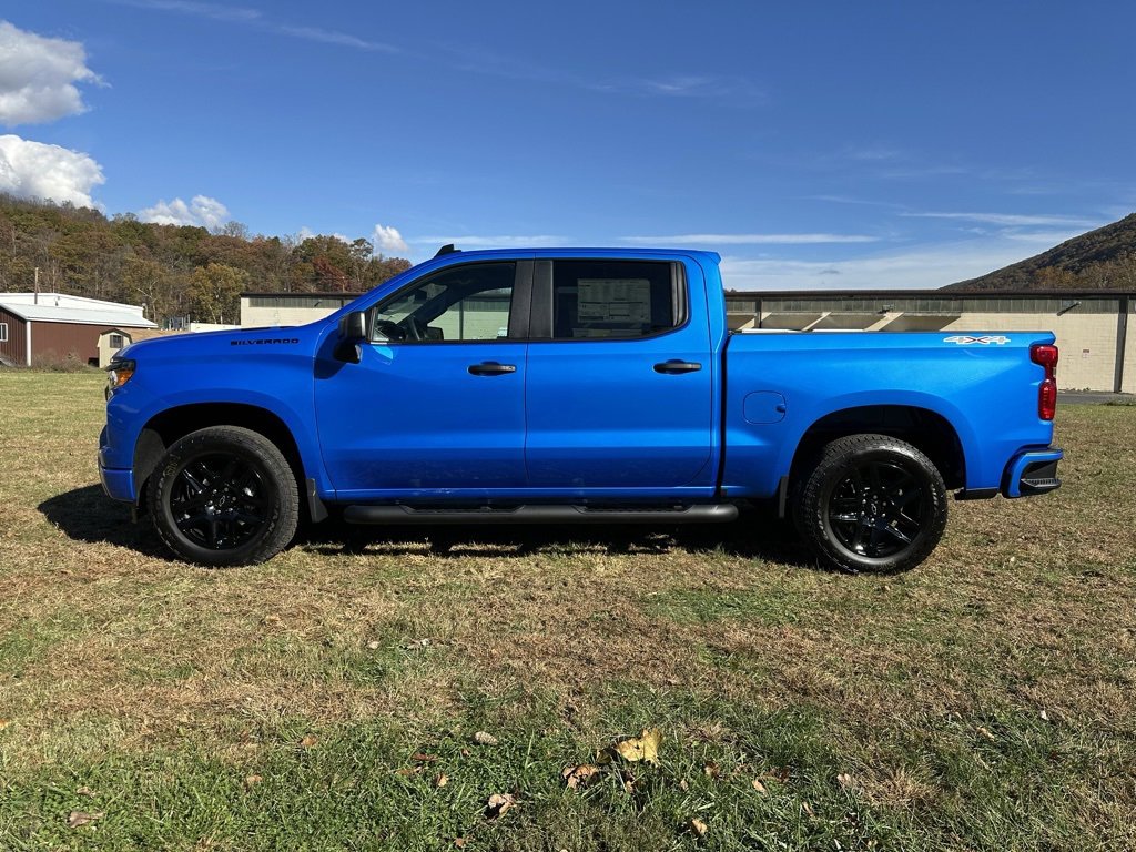 2026 Chevrolet Silverado 1500 Custom photo 3