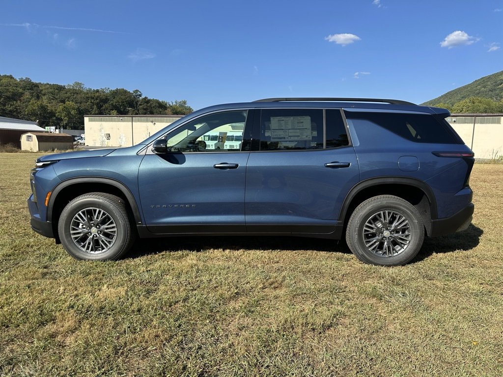 2026 Chevrolet Traverse photo 3