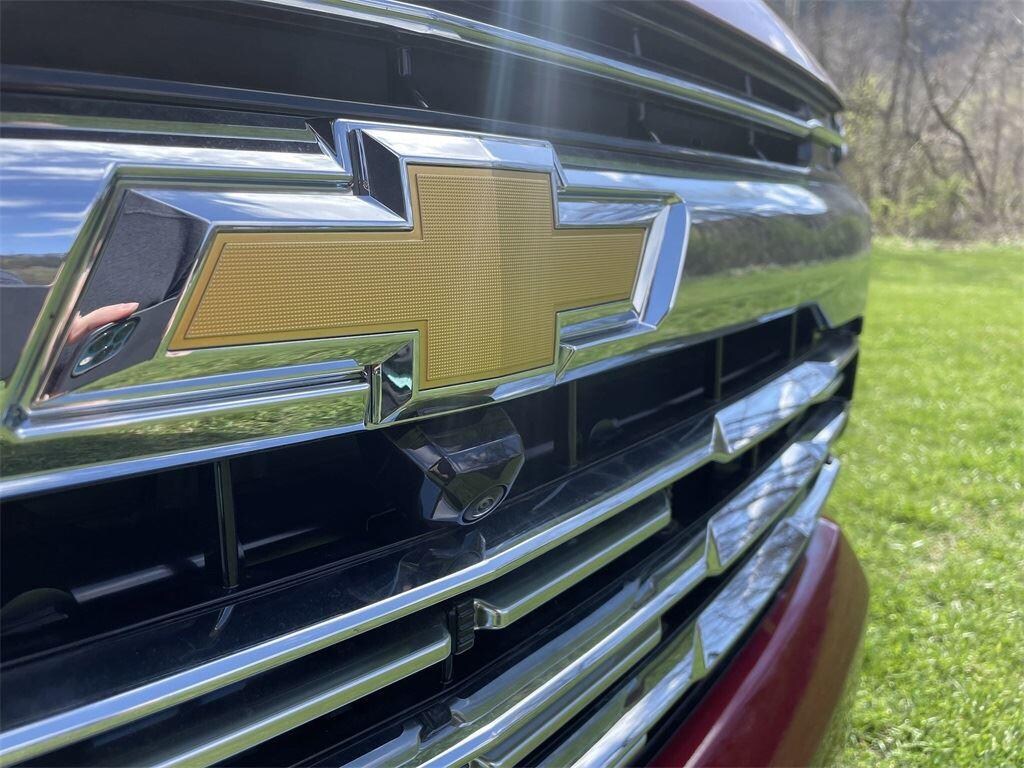 New 2025 Chevrolet Suburban Premier SUV