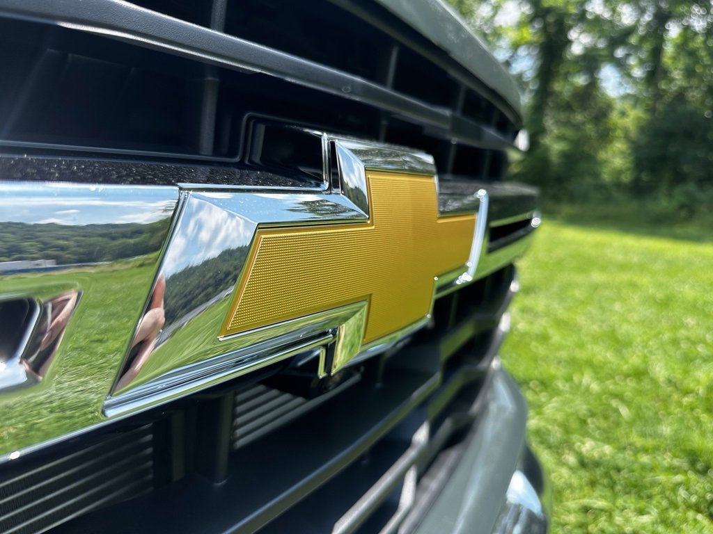 2025 Chevrolet Silverado 2500HD LT photo 3