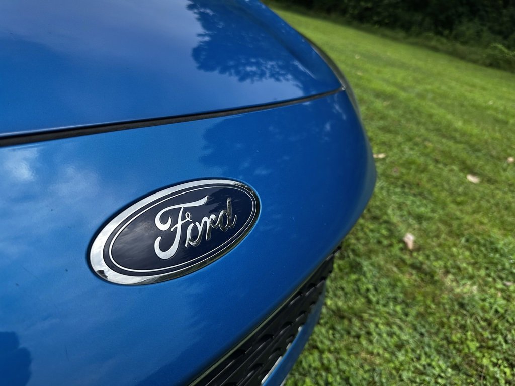 2021 Ford Escape Titanium Hybrid photo 3