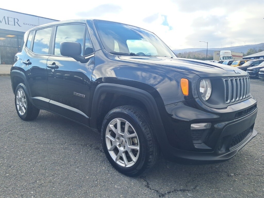 Used 2023 Jeep Renegade Latitude SUV