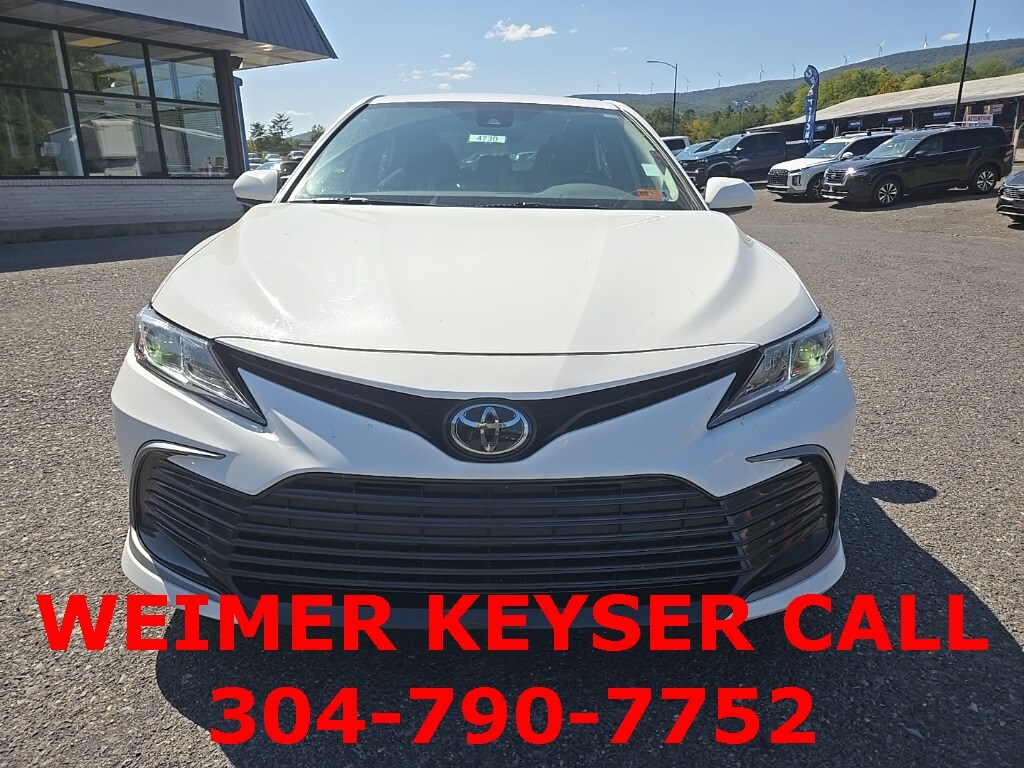 2023 Toyota Camry LE photo 2