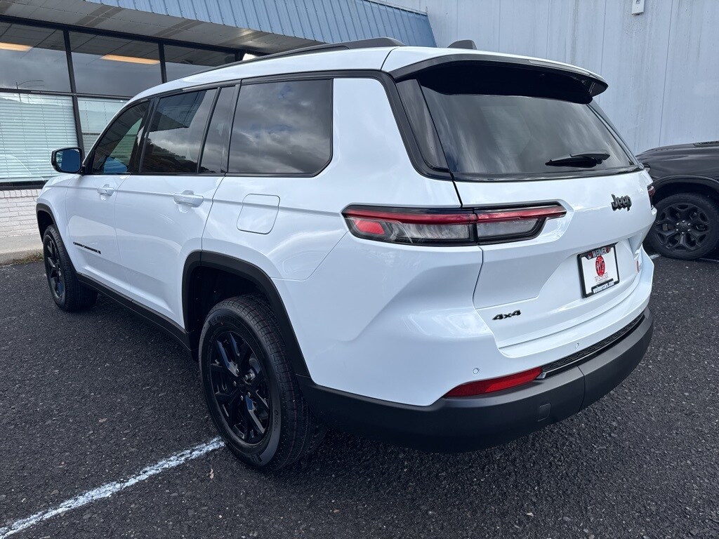 2025 Jeep Grand Cherokee Altitude X photo 4