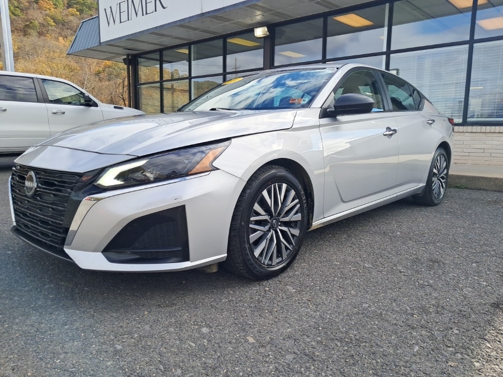 Used 2024 Nissan Altima 2.5 SV Sedan