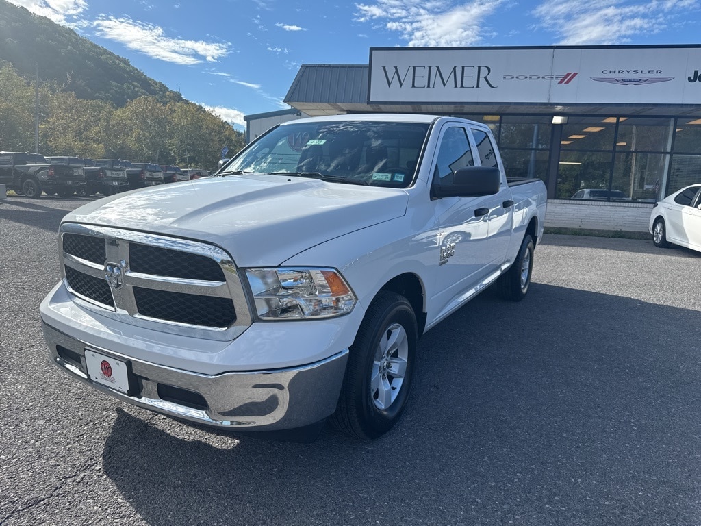 2024 RAM Ram 1500 Classic SLT