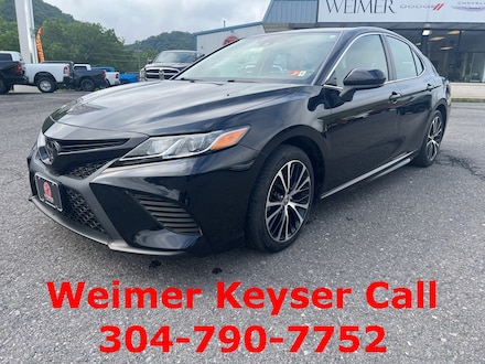 2020 Toyota Camry SE Sedan