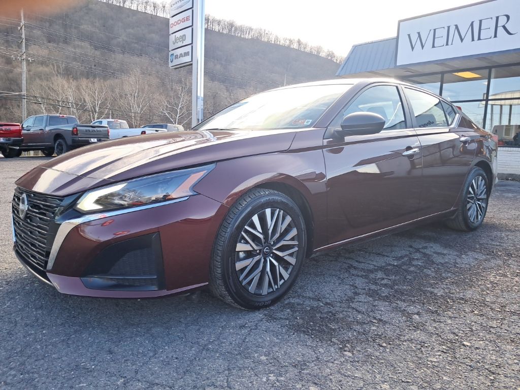 2024 Nissan Altima SV's photo